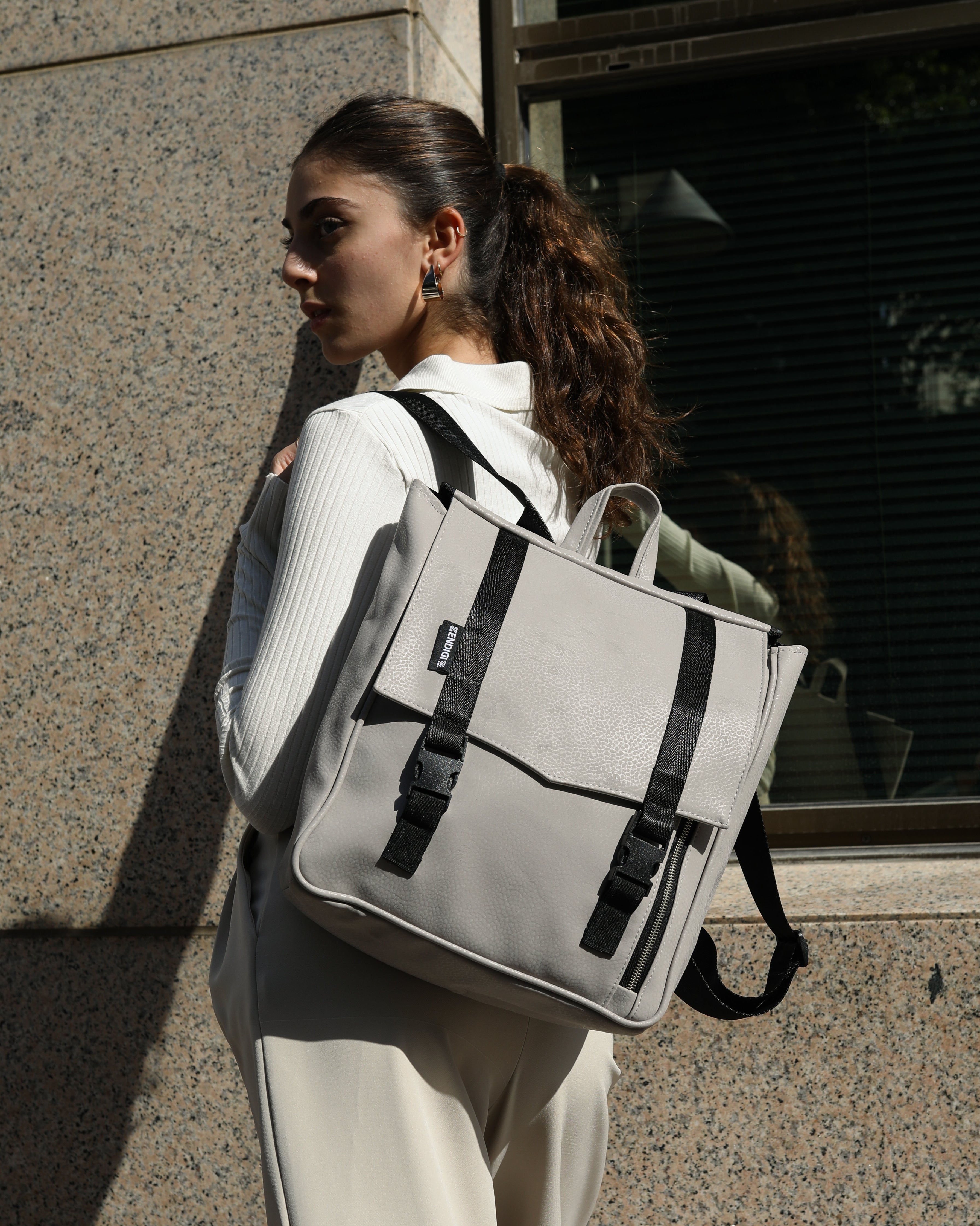 תיק גב למחשב נייד קטן תיק גב ללפטופ 14" תיק גב טבעוני תיק תכלת תיק קטן למחשב תיק טבעוני תיק איכותי ויפה