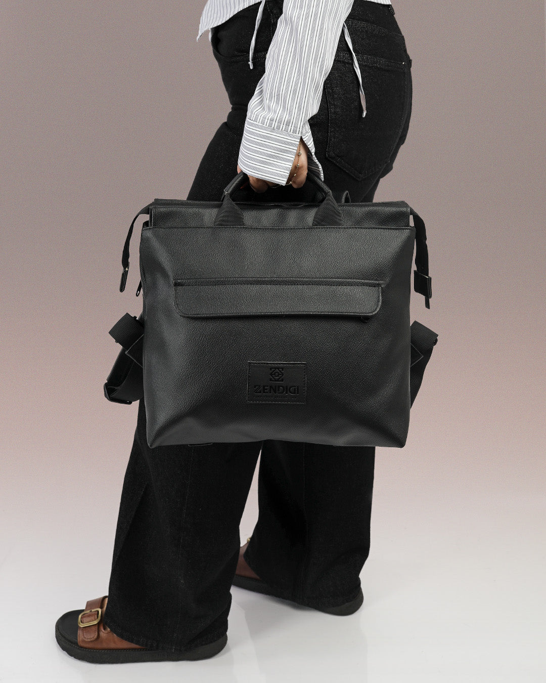 תיק גב מדריד, מינימליסטי למחשב נייד, טבעוני, איכותי, בצבע שחור, מושלם לעיר, משרד, אוניברסיטה או טיולים