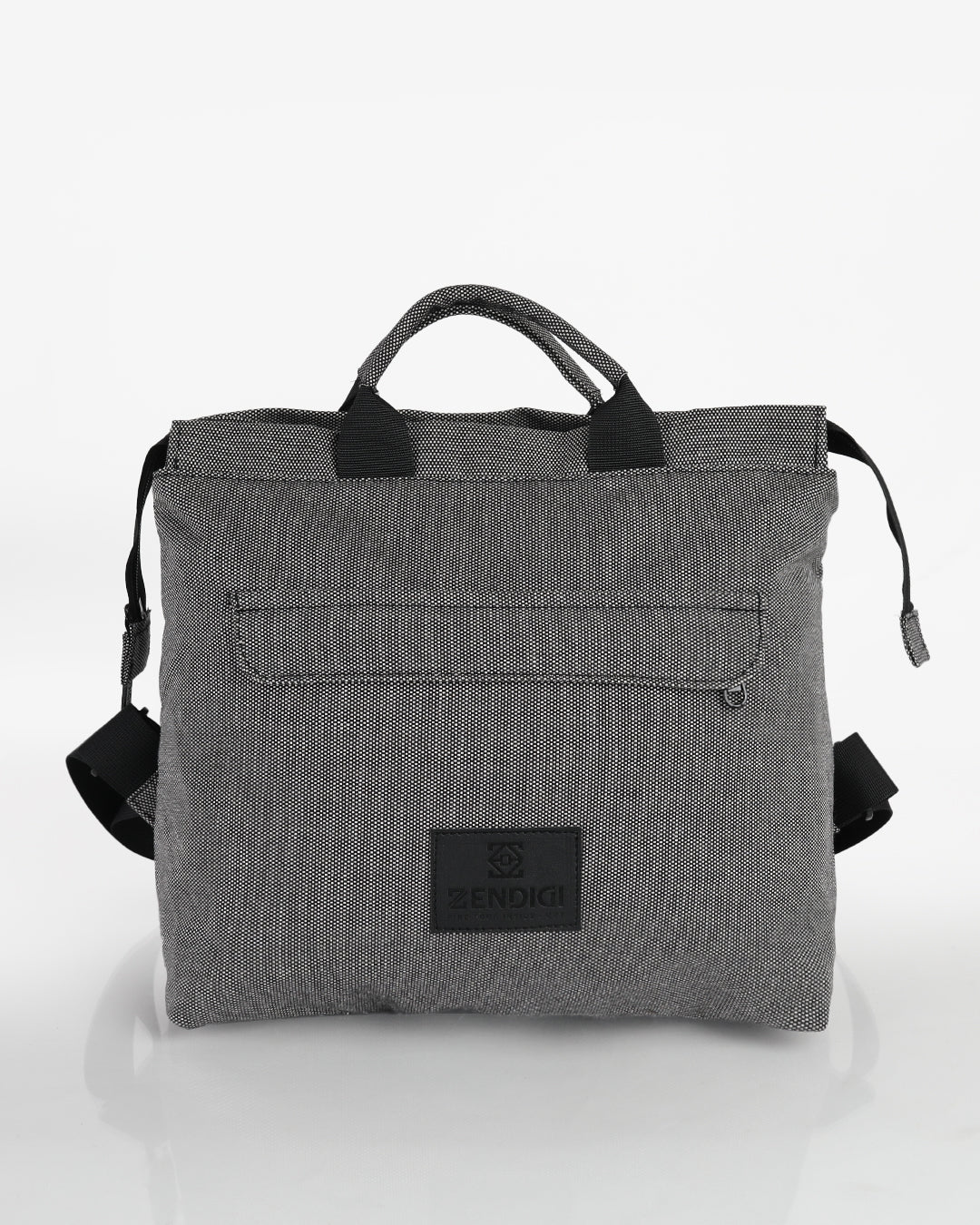 תיק גב מדריד אפור בינגו תיק טבעוני בעיצוב ריבועי של זנדיגי - מתאים לנשים ולגברים, כולל תא קדמי מוסתר ורוכסן עליון מוצג מהפרונט