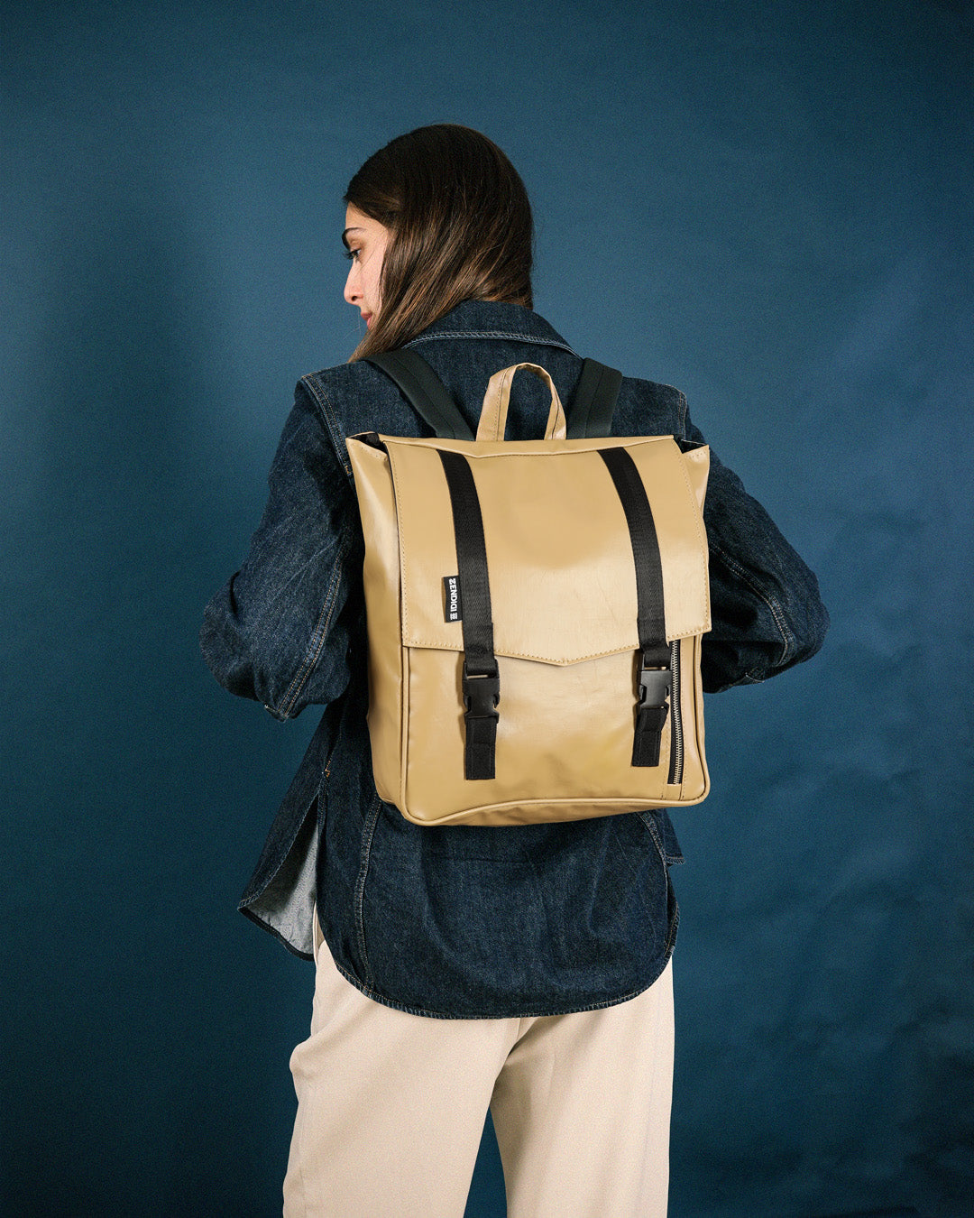 מיני טוקיו קפה מבית זנדיגי, תיק גב למחשב נייד13 - 14 אינץ׳, מושלם ליום עבודה ולימודים על דוגמנית.