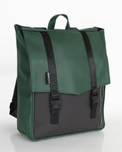 תיק גב למחשב נייד טוקיו בצבע ירוק כהה ושחור של זנדיגי - תיק טבעוני מעוצב לסטודנטים, אנשי הייטק וליום יום בעיר. עמיד, פרקטי ונוח לנשיאה לעבודה או ללימודים.