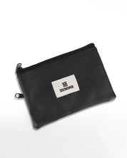 גב ארנק צוקו שחור ודרגון, עיצוב נקי ומינימליסטי, בעבודת יד בייצור ישראלי.