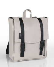 תיק גב למחשב מיני טוקיו אבן, תיק קל משקל ואיכותי ללפטופ עד 14״, מתאים מאוד לסטודנטיות והייטקיסטים, מצולם זווית על קרע לבן.