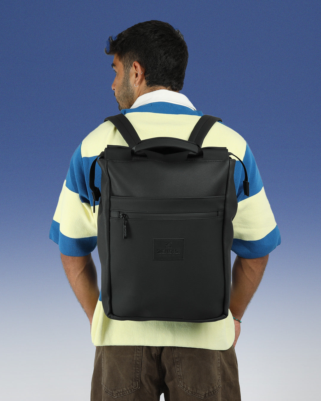 תיק גב מילאנו בצבע שחור טקסטורת יהלום, תיק למחשב עד 16״ על גב של דוגמן, תיק מרופד למחשב נייד תיק גב ללפטופ, מושלם ללימודים ולעבודה, תיק לסטודנטים, תיק גב לגבר