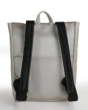 תיק גב טבעוני טוקיוכסף שיבולים מבית ZENDIGI - עיצוב נקי וחכם עם רוכסן צדדי נגיש, תא למחשב נייד ותאים פנימיים מאורגנים. מושלם לסטודנטים, לעבודה או לנסיעות.