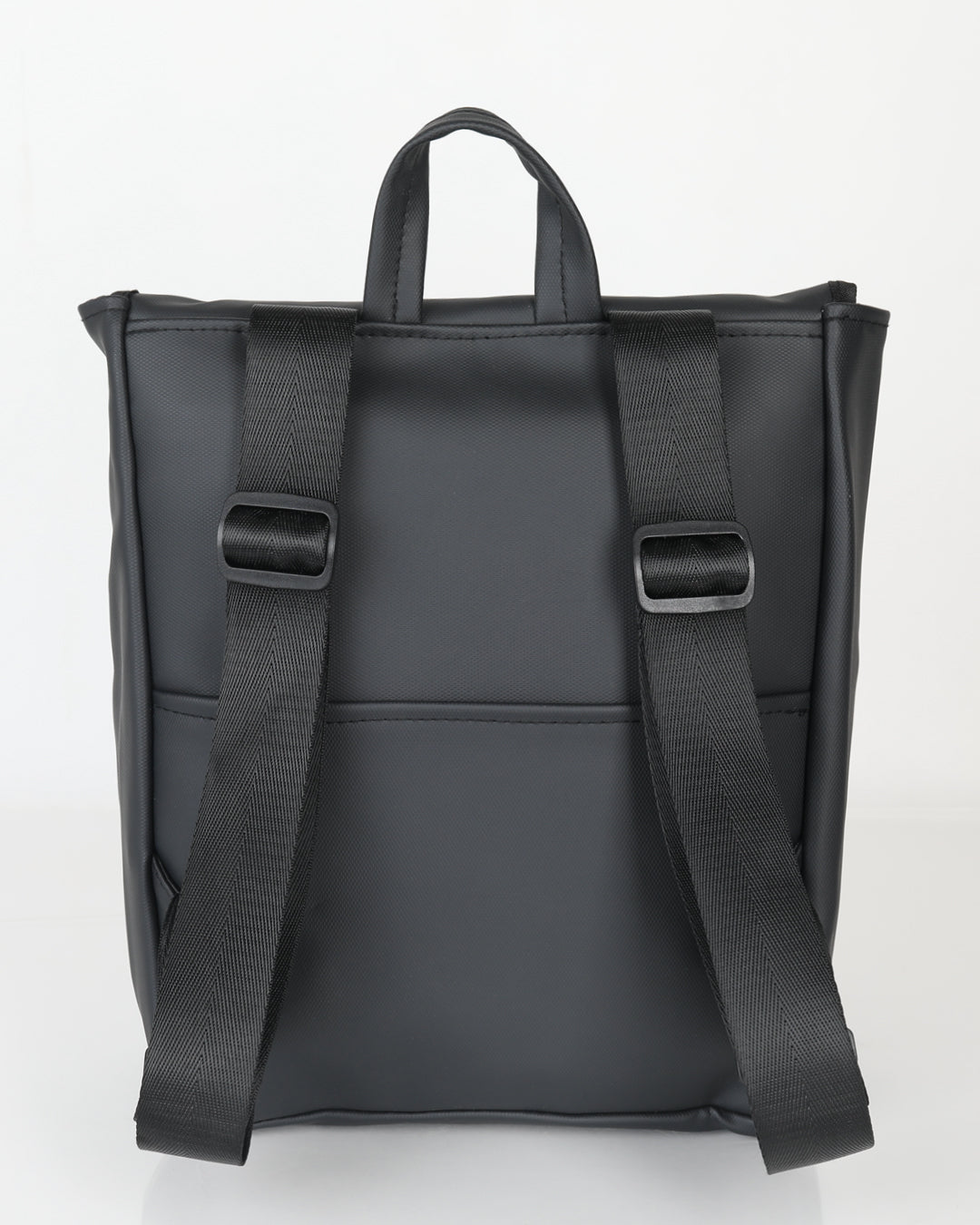 מיני טוקיו שחור נוקס צילום אחורי, ניתן לראות את תא השליפה האחורה שלו והרצועות המרופדות לנוחות מקסימלית