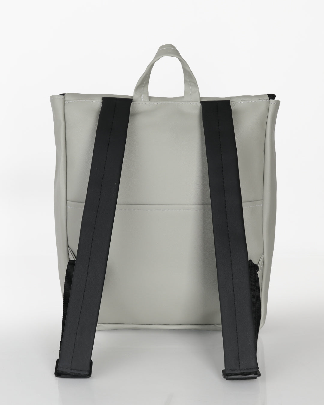 מיני טוקיו מיסט צילום אחורי, ניתן לראות את תא השליפה האחורה שלו והרצועות המרופדות לנוחות מקסימלית