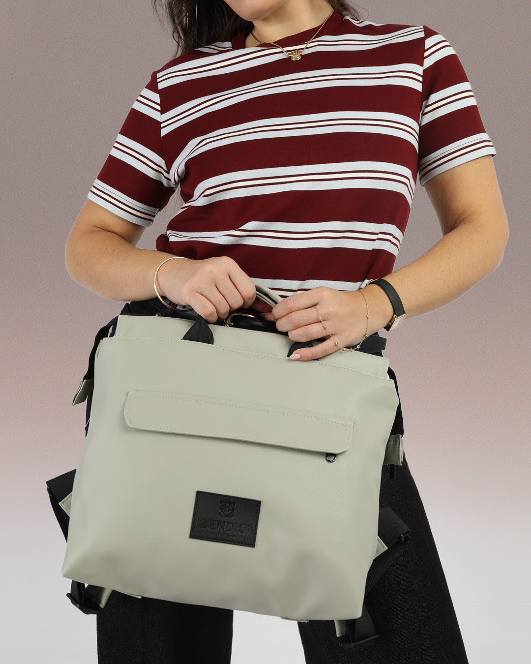 תיק גב בעיצוב מינימליסטי למחשב נייד, טבעוני, איכותי, בצבע אפור בהיר, מושלם לעיר, משרד, אוניברסיטה או טיולים