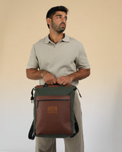 מילאנו חום וירוק תיק גב לגבר למחשב נייד, תיק עם מקום ייעודי ללפטופ כולל ספוג, תיק גב נוח ופרקטי ליום ארוך מחוץ לבית, תיק מושלם ללימודים או למשרד