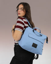 תיק גב מדריד, מינימליסטי למחשב נייד, טבעוני, איכותי, מיוצר בארץ, בצבע כחול, מושלם לעיר, משרד, אוניברסיטה או טיולים