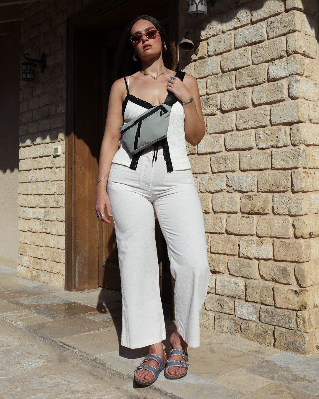 פאוץ׳ רובר מנטה - תיק פאוץ׳ טבעוני, קליל ואיכותי לשימוש יומיומי או ליציאה בערב, רובר יהיה התיק האהוב עלייך