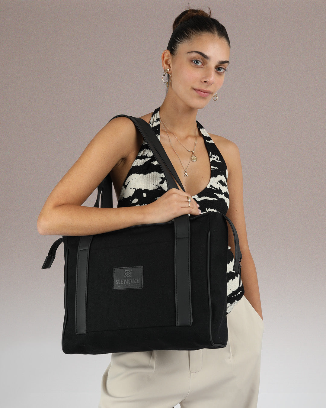 תיק צד למחשב נייד מיני פלא שחור קנבס ודמוי עור, עשוי מחומרים טבעוניים איכותיים ביותר, תיק מושלם ללימודים ולעבודה