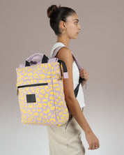 תיק גב מילאנו מנומר סגול צהוב, תיק למחשב עד 16״ על גב של דוגמן, תיק מרופד למחשב נייד תיק גב ללפטופ, מושלם ללימודים ולעבודה, תיק לסטודנטים