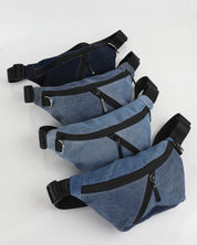 מבחר של פאוצ׳ים מבד ג׳ינס, כל אחד שונה אבל כולם בצבע כחול כהה.