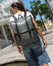 טוקיו הוא תיק הגב האולטימטיבי - תיק מושלם לעבודה, הכי נוח כתיק ללימודים ומתאים מאוד לנסיעות. תיק פרקטי ומרווח, עם 6 תאים כולל תא ייעודי ללפטופ. מעוצב ומיוצר בתל אביב, בעבודת יד ומחומרים טבעוניים. תיק לנשים | תיק לגברים | תיק גב למחשב | תיק ללפטופ | תיק טבעוני | תיק גב | תיק   לעבודה | תיק ללימודים | תיקי לסטודנט 