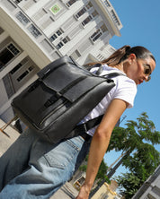 טוקיו הוא תיק הגב האולטימטיבי - תיק מושלם לעבודה, הכי נוח כתיק ללימודים ומתאים מאוד לנסיעות. תיק פרקטי ומרווח, עם 6 תאים כולל תא ייעודי ללפטופ. מעוצב ומיוצר בתל אביב, בעבודת יד ומחומרים טבעוניים. תיק לנשים | תיק לגברים | תיק גב למחשב | תיק ללפטופ | תיק טבעוני | תיק גב | תיק   לעבודה | תיק ללימודים | תיקי לסטודנט 