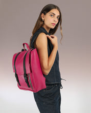 מיני טוקיו ורוד ברבי, תיק גב למחשב נייד 14״ עם תא ייעודי, חלוקה חכמה ושימוש פונקציונאלי, תיק גב ללפטופ קטן, איכותי שנשמר לאורך שנים.