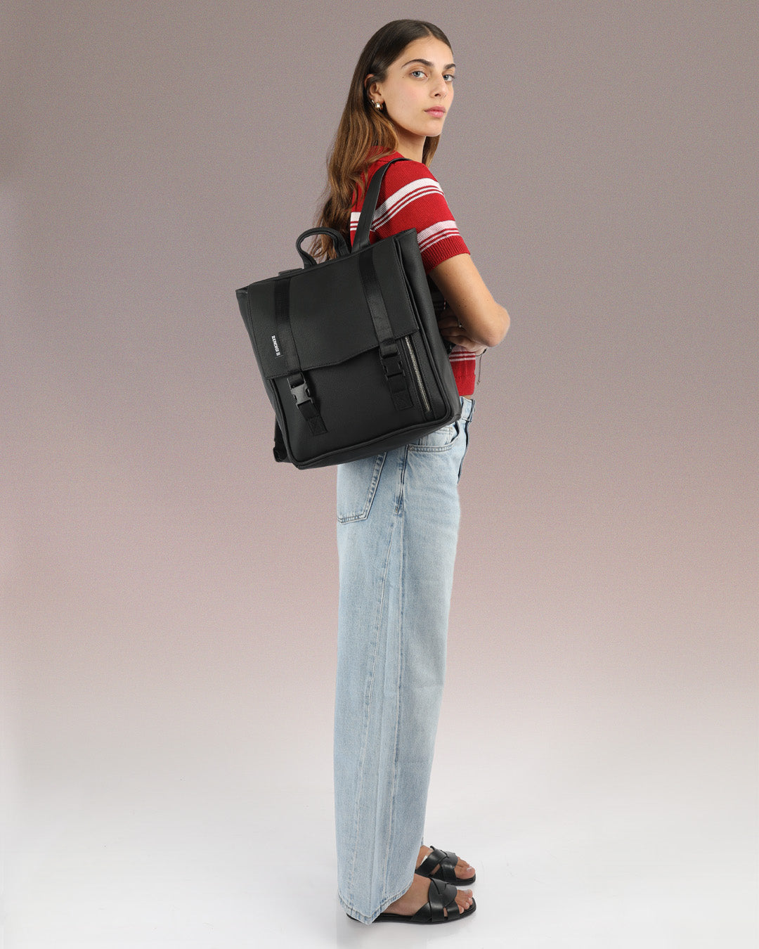 מיני טוקיו שחור יהלום - תיק למחשב נייד 14״, מושלם ללימודים, נוח מאוד לעבודה, עשוי דמוי עור איטלקי דוחה מים