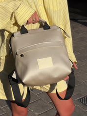 תיק גב קטן לנשים מיני מדריד כסף, תיק גב קטן קליל ונוח, מכיל כל מה שצריך ליום קצר מחוץ לבית, מושלם כתיק לעבודה, תיק גב ליציאה או לסיבוב שישי צהריים בעיר בוידאו